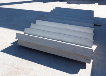 Prefabrykowane biegi schodowe